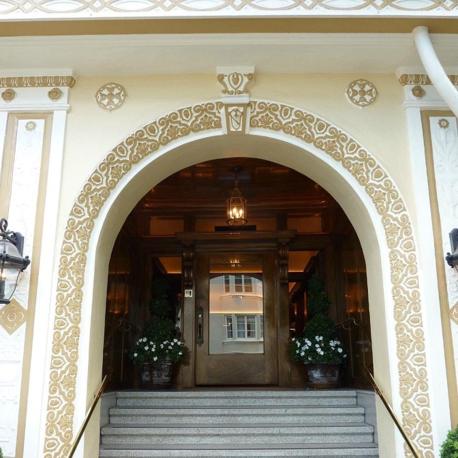 stair access hotel paris avoid elevators